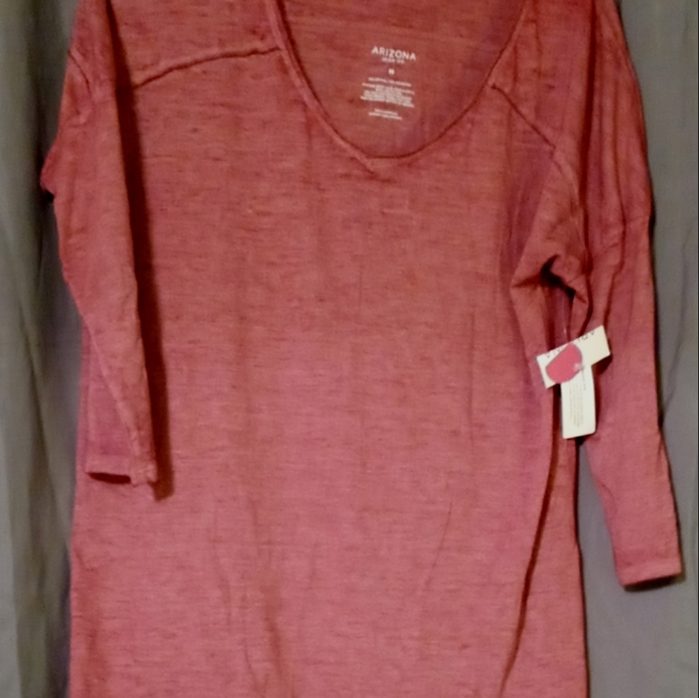 🎉🏵️ NWT long sleeve shirt